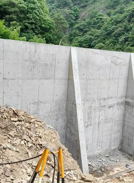 枣庄台儿庄区重力式挡土墙